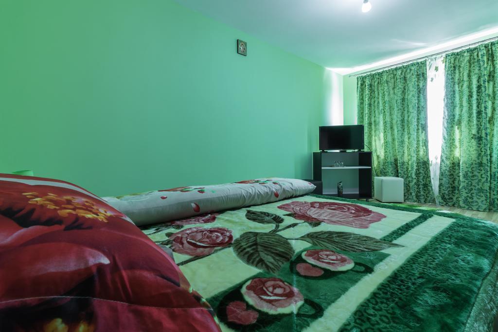 Hotel Conacul Lui Bulica Novaci-Străini Exteriér fotografie
