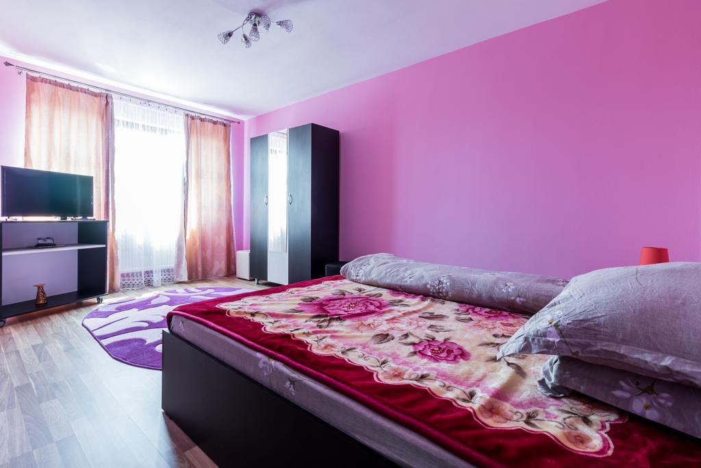 Hotel Conacul Lui Bulica Novaci-Străini Exteriér fotografie
